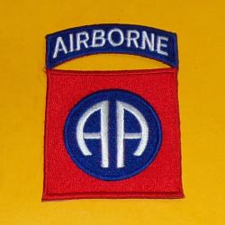 TISSU PATCH : AIRBORNE 82&deg; DIVISION AEROPORTEES  , HAUTEUR 8 CM , BON ETAT VOIR PHOTO . POUR TOUT RE