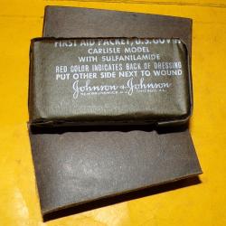 Pansement US ARMY FIRST AID PACKET ,   JOHNSON Chicago militaria WW2 ,   ETAT  NEUF VOIR PHOTOS . PO