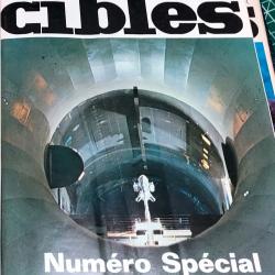 REVUE CIBLES NUMEROS 24 &agrave; 28 plus num&eacute;ro sp&eacute;cial  RELIURE CIBLES, ANNEES 1971.