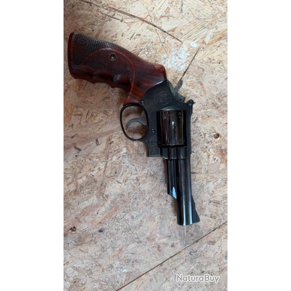 Smith et wesson 357 magnum model 19-4
