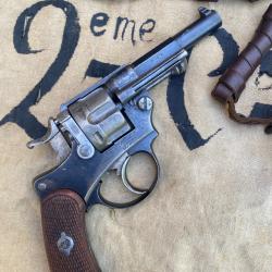 Revolver d'officier Saint Etienne mod 1874 avec &eacute;tui jambon et ceinturon