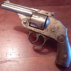 Revolver Iver Johnson Arms1er model  cal 32 S&W Short ( &agrave; restaurer)