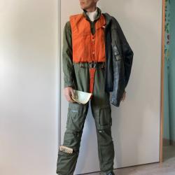 Tenue de vol de pilote de l'Arm&eacute;e de l'Air Fran&ccedil;aise des ann&eacute;es 70/80