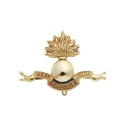 Insigne de b&eacute;ret mod&egrave;le Ecole Sp&eacute;ciale Militaire Or