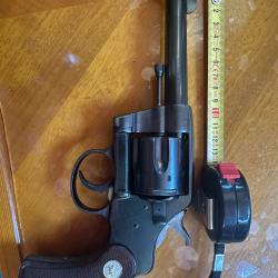 R&eacute;volver Colt 41 LC