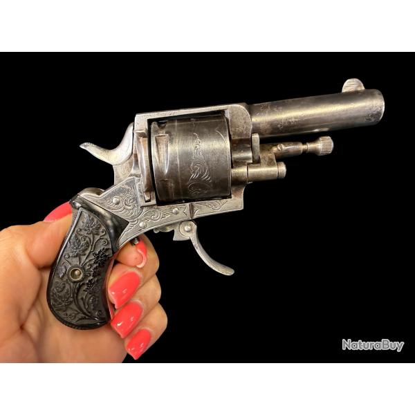 MAGNIFIQUE BRITISH BULLDOG cal. 320 num�ro de s�rie E77