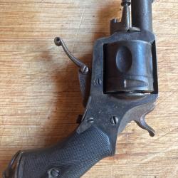 Revolver cal 320 ressort et percussion ferme En bon &eacute;tat g&eacute;n&eacute;ral