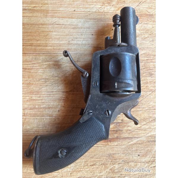 Revolver cal 320 ressort et percussion ferme En bon �tat g�n�ral