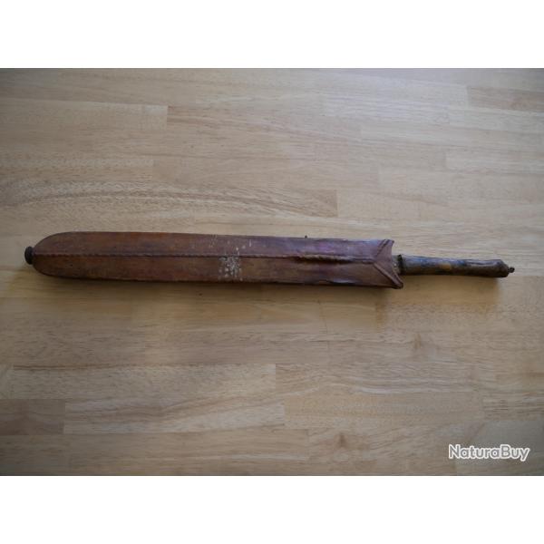 Machette � double tranchant MAISA� avec fourreau cuir et poign�e gain�e