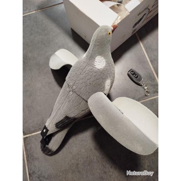 Pigeon �lectrique aile tournante avec t�l�commande
