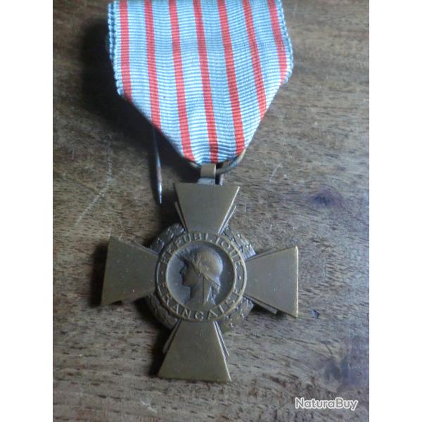 m�daille croix du combattant  r�publique fran�aise