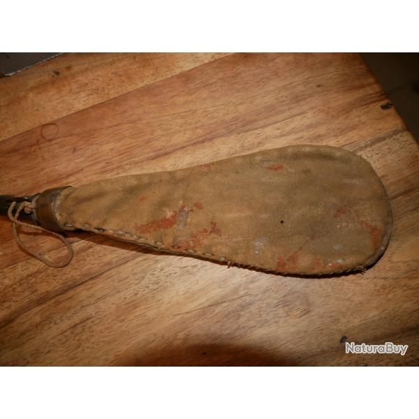 Sac � poudre en cuir souple ancien