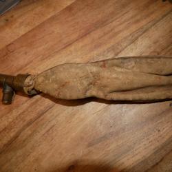 Sac &agrave; poudre en cuir souple ancien syst&egrave;me de dosage &agrave; "guillotine"