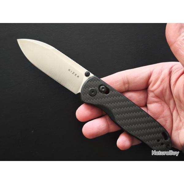 Kizer Drop Bear, plaquette G10 Fibre de Carbone, lame en Nitro-V, r�f V3619A3 - NEUF.