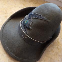 casquette artillerie chapeau troupes alpines chasseur alpin Alpini Italien pos apr&egrave;s 1945 Italie
