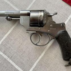 REVOLVER MOD&Egrave;LE 1873 ST-&Eacute;TIENNE - ARM&Eacute;E FRAN&Ccedil;AISE - MATCHING NUM&Eacute;ROS - &Eacute;TUI + MOUCHOIR D'INSTRUCTION