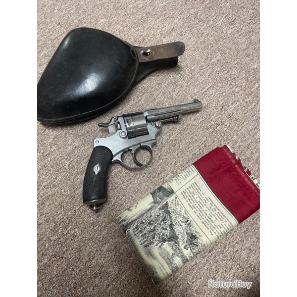 REVOLVER MOD�LE 1873 ST-�TIENNE  �TUI + MOUCHOIR D'INSTRUCTION