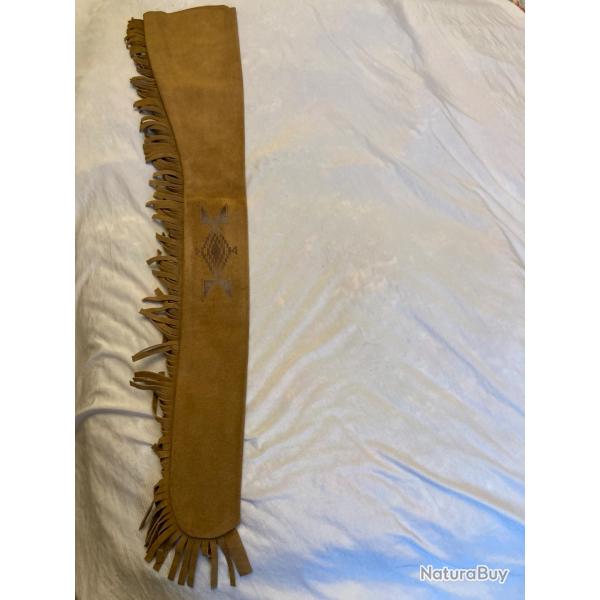 �tui en daim pour winchester comm�morative Apache