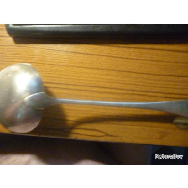 Louche en argent massif a fondre , de 234 gr