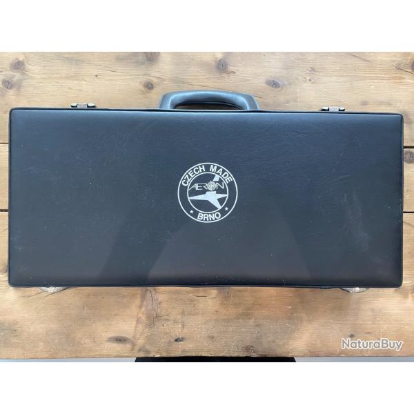 Pistolet a plomb BRNO TAU-7 calibre 4.5 avec mallette compl�te