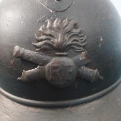Casque Militaire Adrian   mod&egrave;le  1915 pour l'artilherie