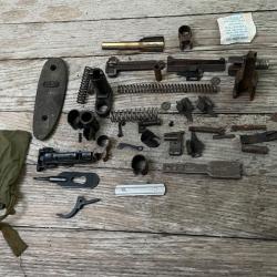 Pi&egrave;ces de fusil Olivier Lebel 1 et 2 guerre WWI WWII en bon &eacute;tat ressort t&ecirc;te de canon g&acirc;chette etc