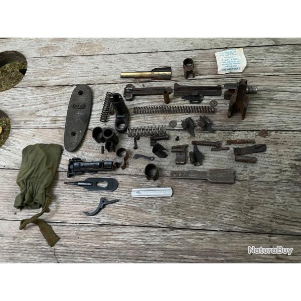 Pi�ces de fusil Olivier Lebel 1 et 2 guerre WWI WWII en bon �tat ressort t�te de canon g�chette etc