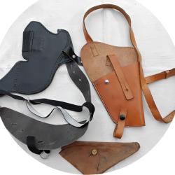 Lot de deux holsters d'&eacute;paule