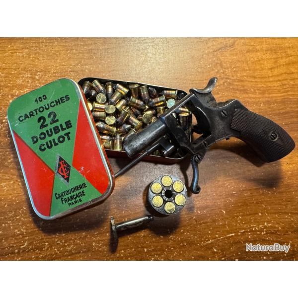 Rare et atypique petit revolver en calibre .22 flobert bosquette
