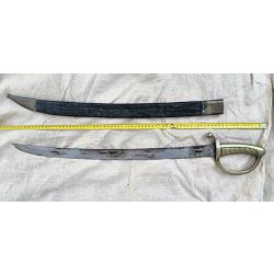 Sabre d'infanterie fran&ccedil;ais dit &laquo; briquet &raquo; mod&egrave;le AN XI poign&eacute;e bronze 28 cannelures fourreau cuir
