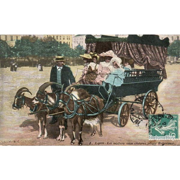 Carte Postale Ancienne - Lyon, La voiture aux ch�vres, Place Bellecour -N�8453