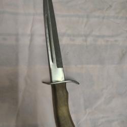 Jolie Dague de Chasse Bois longueur 37,2 cm, lame de 25,7 cm.
