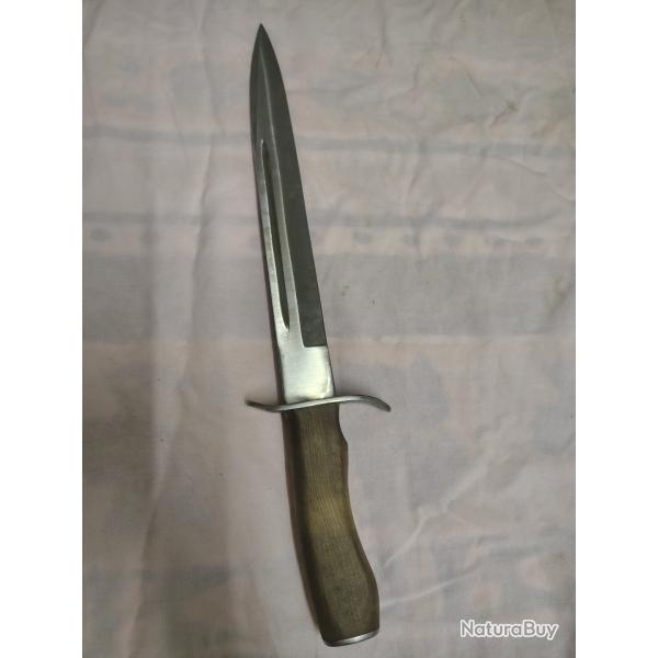Jolie Dague de Chasse Bois longueur 37,2 cm, lame de 25,7 cm.