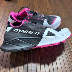 Chaussures Dynafit Ultra 100 noir blanc rose femme - PRIX LE MOINS CHER ! DESTOCKAGE
