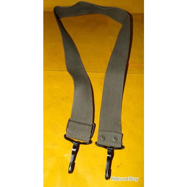 BRETELLE POUR ETUI EN METAL DE MAG DE L'ARMEE FRANCAISE ,BON   ETAT  VOIR PHOTO . POUR TOUT RENSEIGN