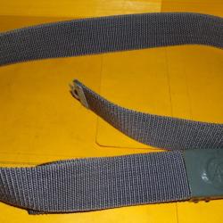 CEINTURON DE LA REPUBLIQUE DEMOCRATIQUE ALLEMANDE OU D.D.R , LONGUEUR MAXIMUM 115 CM  , BON ETAT VOI