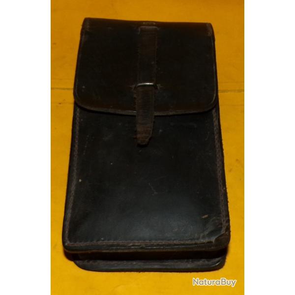 PORTE MAGASINS POUR  P.M MAS 1938  EN CUIR NOIR DE LA G. NATIONALE  DE L'ARMEE FRANCAISE,  PERIODE G