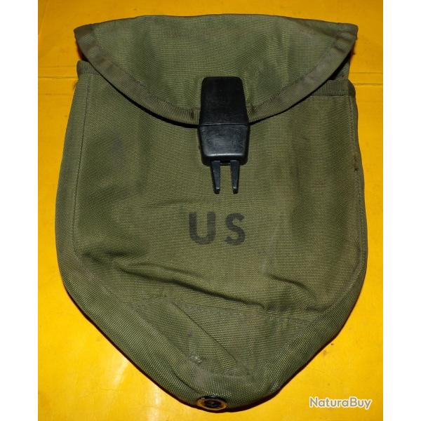 ARMEE AMERICAINE U.S :  ETUI NYLON DE PELLE PLIANTE MILITAIRE AVEC TAMPON VISIBLE DE 1974 , PERIODE