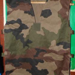 CHEMISETTE GAO AVEC CAMOUFLAGE FEUILLAGE DE L'ARMEE FRANCAISE , TAILLE MILITAIRE 88 SOIT EN CIVIL 37