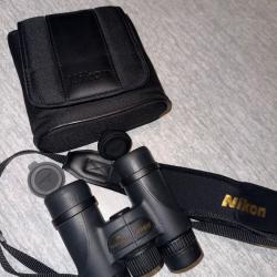 Jumelles Nikon Monarch 7 - M711 10x30 6.7&deg; WATERPROOF - avec housse d'origine et bouchons