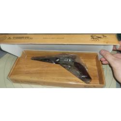 RARE REVOLVER UBERTI 1862 POLICE 5 1/2 CALIBRE 36 INOX