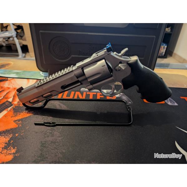 Smith & Wesson 686 competitor