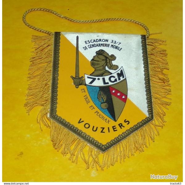 GENDARMERIE�: FANION ESCADRON DE�GENDARMERIE MOBILE 33/7�VOUZIERS , ETAT VOIR PHOTOS . POUR TOUT REN