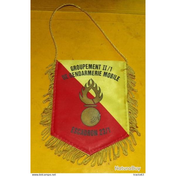 GENDARMERIE�: FANION GROUPEMENT II/1 DE��GENDARMERIE MOBILE ESCADRON 23/1 A MELUN, ETAT VOIR PHOTOS