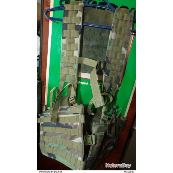 GILET DE COMBAT CAMOUFLAGE C.E NIGHT VISION , J'AI AUSSI EN NOIR UNI ET EN SABLE UNI�  , SYSTEME D'A