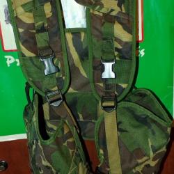 GILET DE COMBAT DE L'ARMEE ANGLAISE CAMOUFLAGE FEUILLAGE , FABRICATION DE 1993 , ETAT NEUF VOIR PHOT