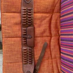 cartouchi&egrave;re cuir pour balle