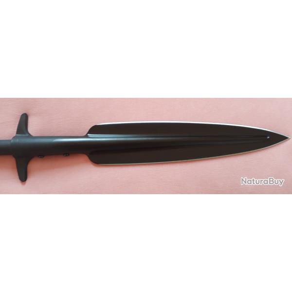 �pieu court : fer de lance Cold steel Boar spear mont� sur escrima stick cold steel