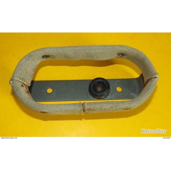 SUPPORT POUR LA CROSSE DU FAMAS A FIXER DANS UN VEHICULE MILITAIRE TYPE JEEP OU DODGE ,�GMC , VAB� E