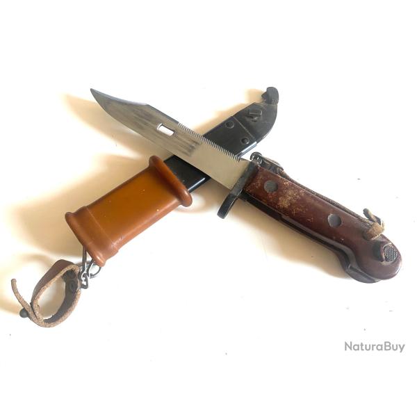 Ancienne Ba�onnette Russe Kalachnikov AK47 avec Fourreau